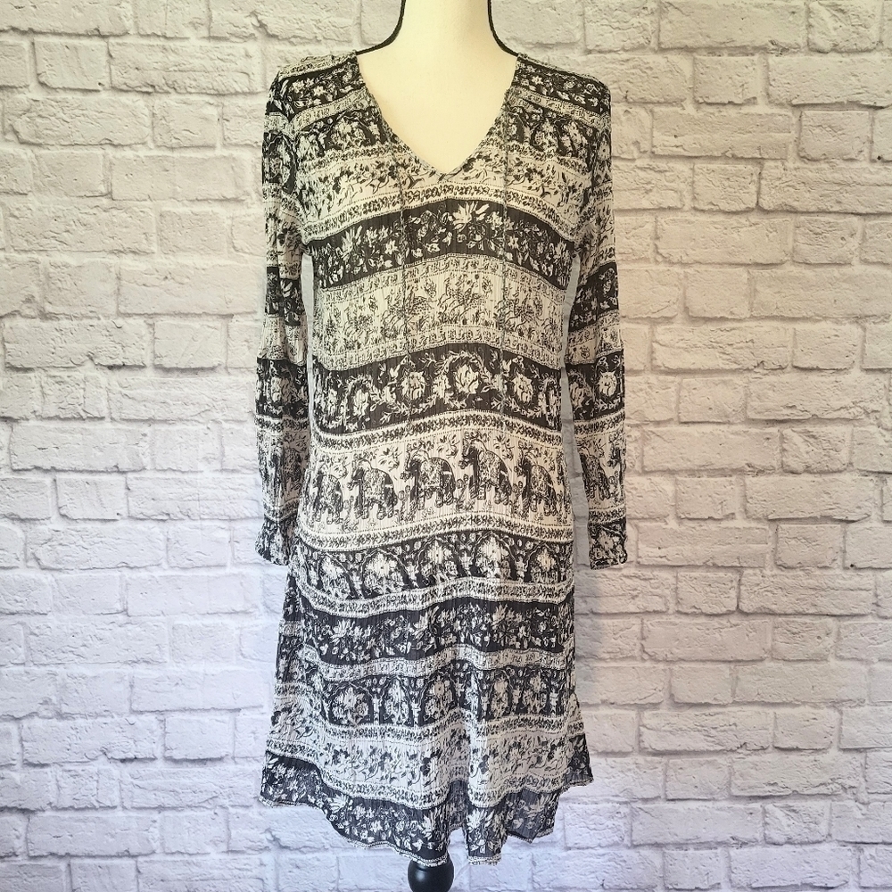 Joie Vork black white elephant print semi sheer 3/4 sleeve dress size M - Picture 3 of 9